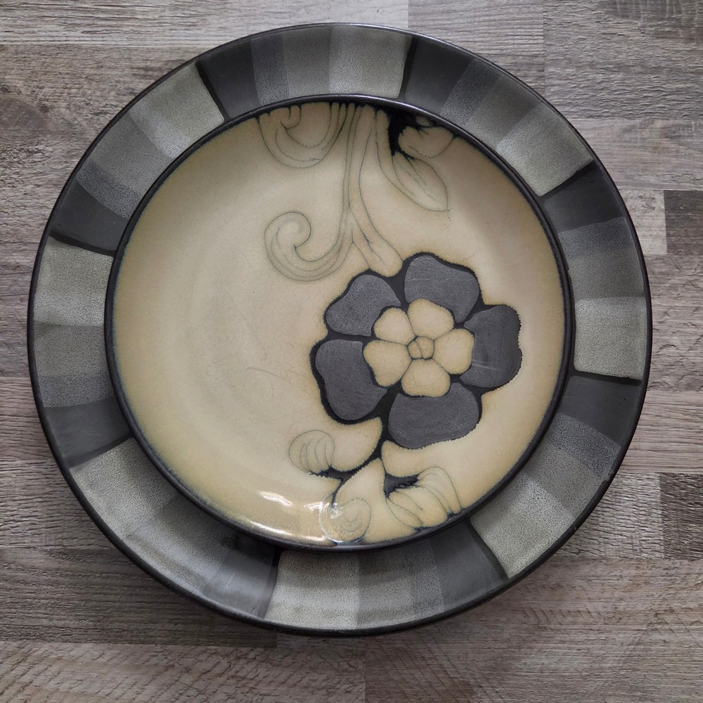 Pfaltzgraff Everyday Charcoal Bloom Stoneware Dinner and Salad Plate Set 2pc